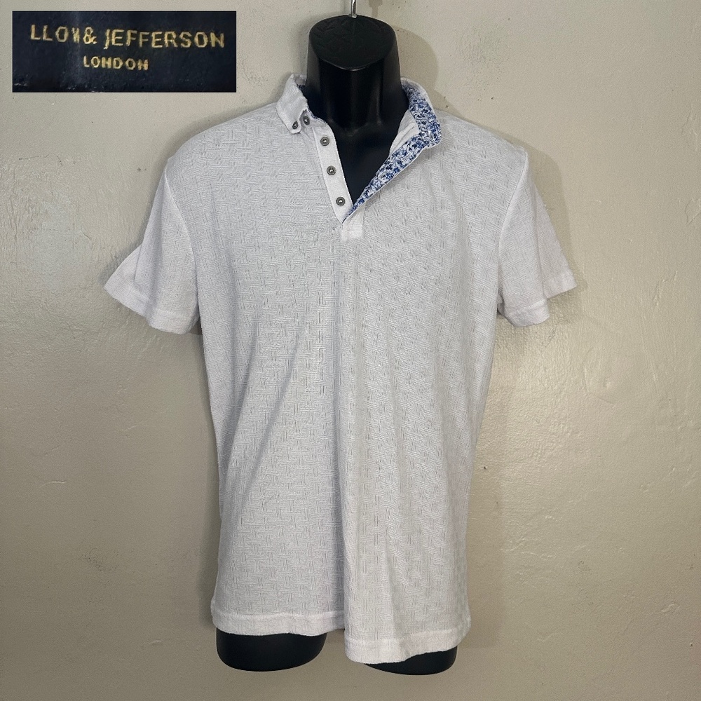 Lloyd & Jefferson Contrast Button Down Polo Small Gently worn 70% polyester